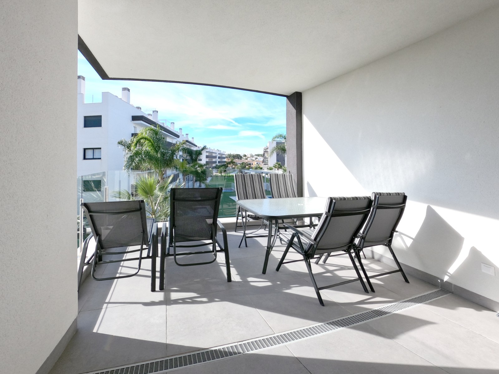 Apartment in Urbanizacion los Balcones - Image 2