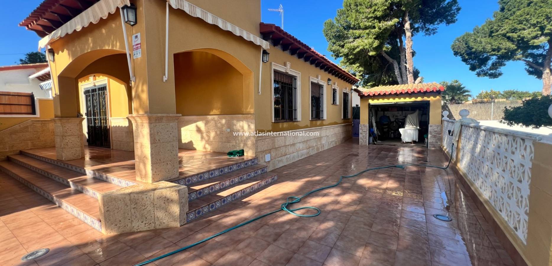 Resale - Semi-Detached Villa - Orihuela costa - Punta Prima