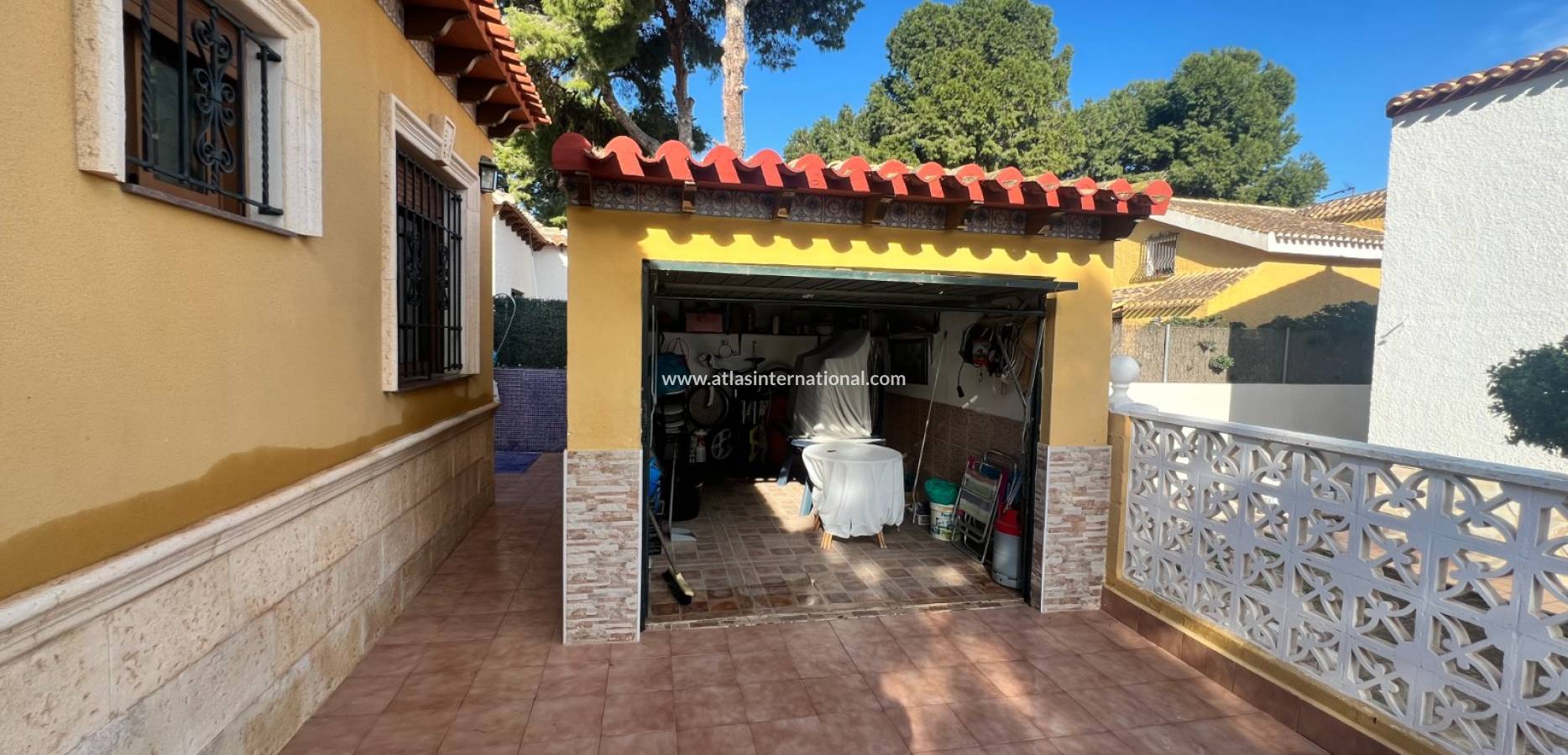 Resale - Semi-Detached Villa - Orihuela costa - Punta Prima