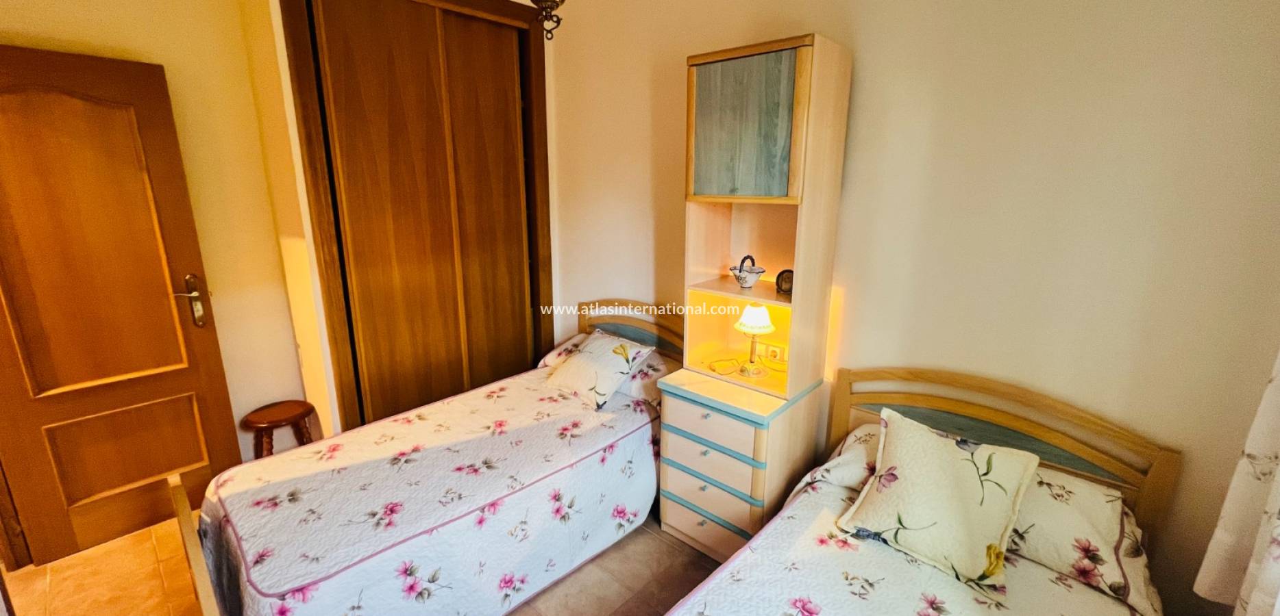 Resale - Semi-Detached Villa - Orihuela costa - Punta Prima