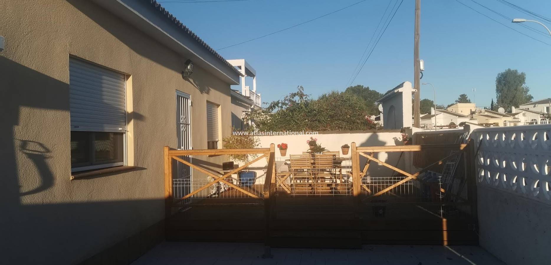 Resale - Casa o Chalet Independiente - Torrevieja - Avenida Abanto