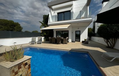Villa · Resale - Pilar de la Horadada · Alicante · Spain