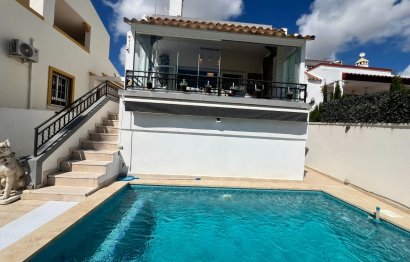 Villa · Revente - Villamartin · Alicante · Espagne