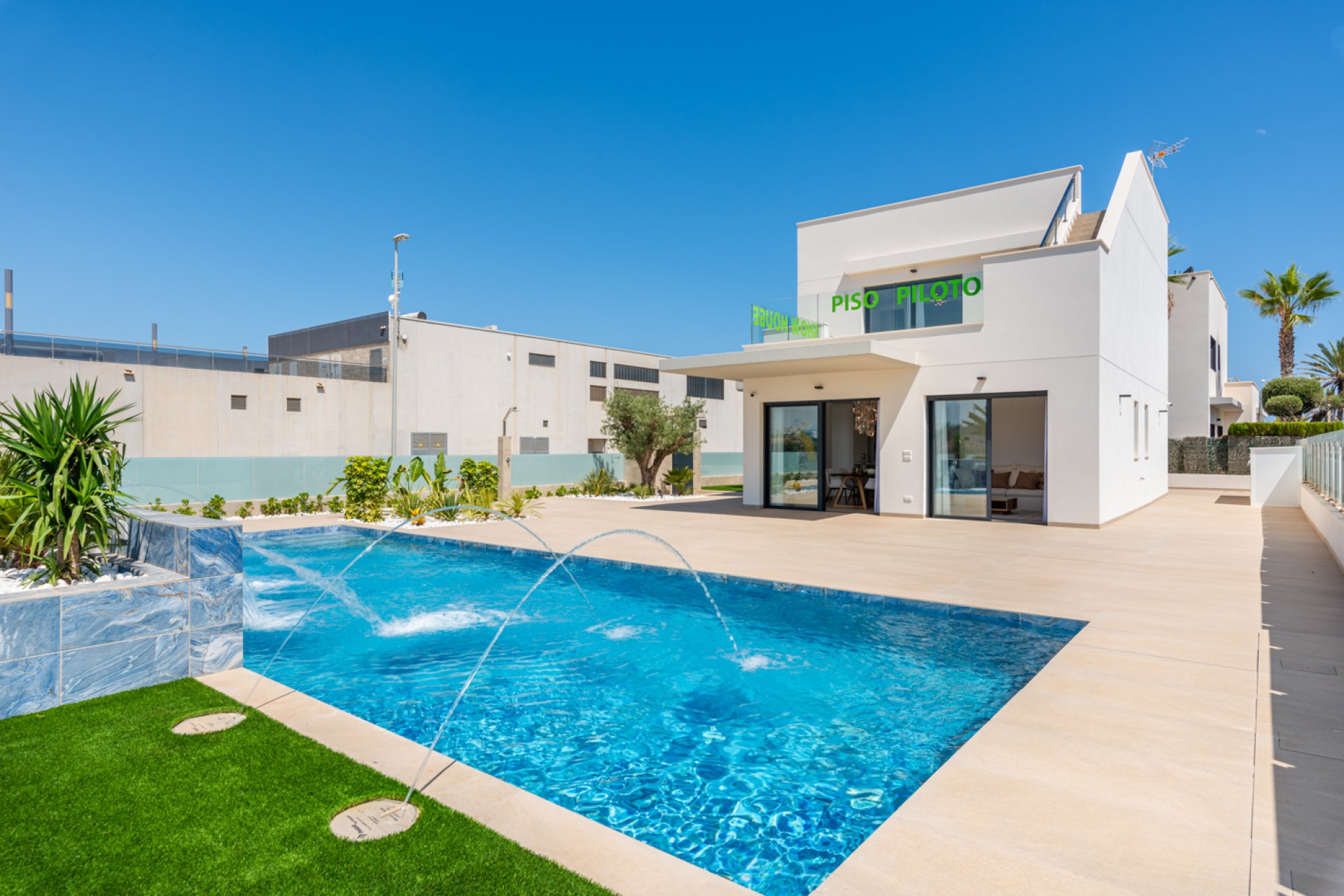Новое здание - Вилла - Dehesa de Campoamor