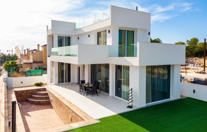 Таунхаус · Новое здание - Villamartin · Alicante · Испания