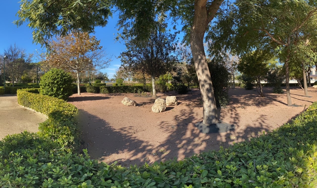 Walking distance to Long Sandy Beach